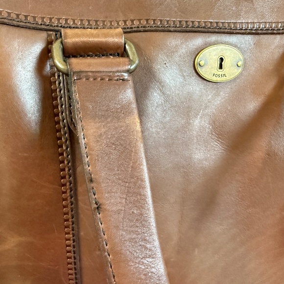 Fossil Vintage Revival Leather Tote ZB5420 - Picture 11 of 16
